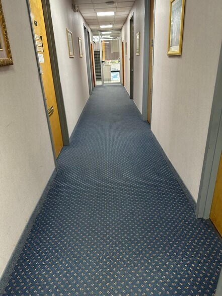 More Photos Of 31 Merrick Ave, Merrick Medical For Lease