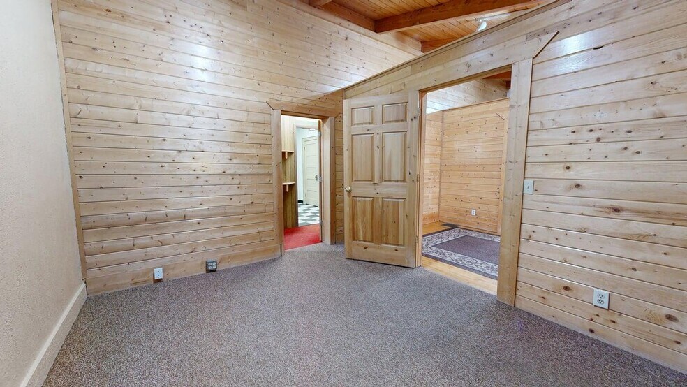More Photos Of 113 E Main St, Laurel Office For Sale
