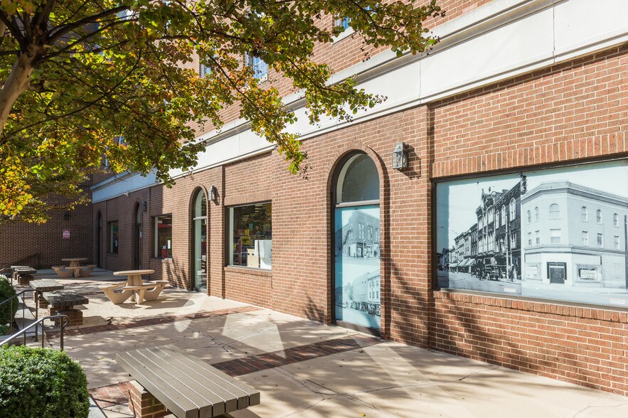 More Photos Of 100 N Pitt St, Alexandria Office For Lease