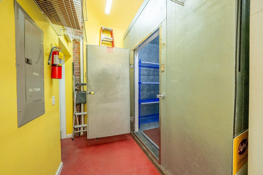 More Photos Of 3101-3111 S Grand Ave, Saint Louis Office For Lease