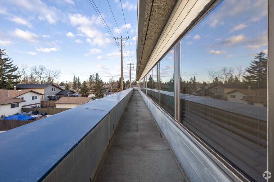 More Photos Of 5401 Temple Dr NE, Calgary Storefront Retail Office For Lease