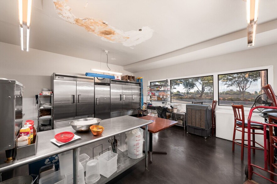 More Photos Of 10028 Foothill Blvd, Rancho Cucamonga Restaurant For Sale