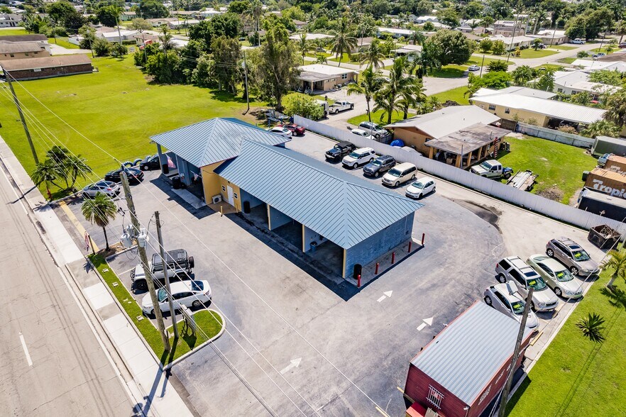 More Photos Of 400 NW Avenue L, Belle Glade Auto Dealership For Sale