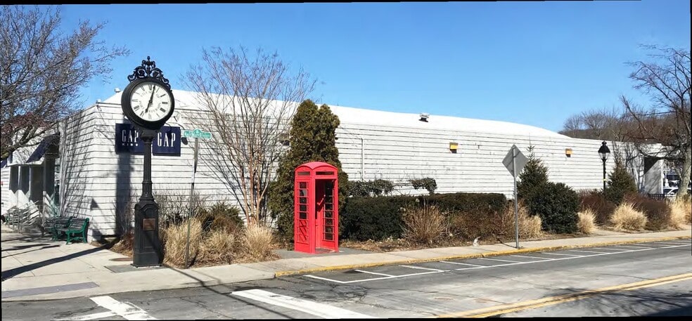 More Photos Of 100 Arden Pl, Port Jefferson Freestanding For Lease