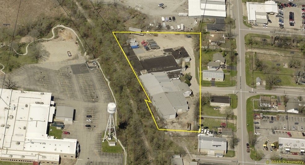 More Photos Of 5700 Walnut St, Richmond Warehouse For Lease