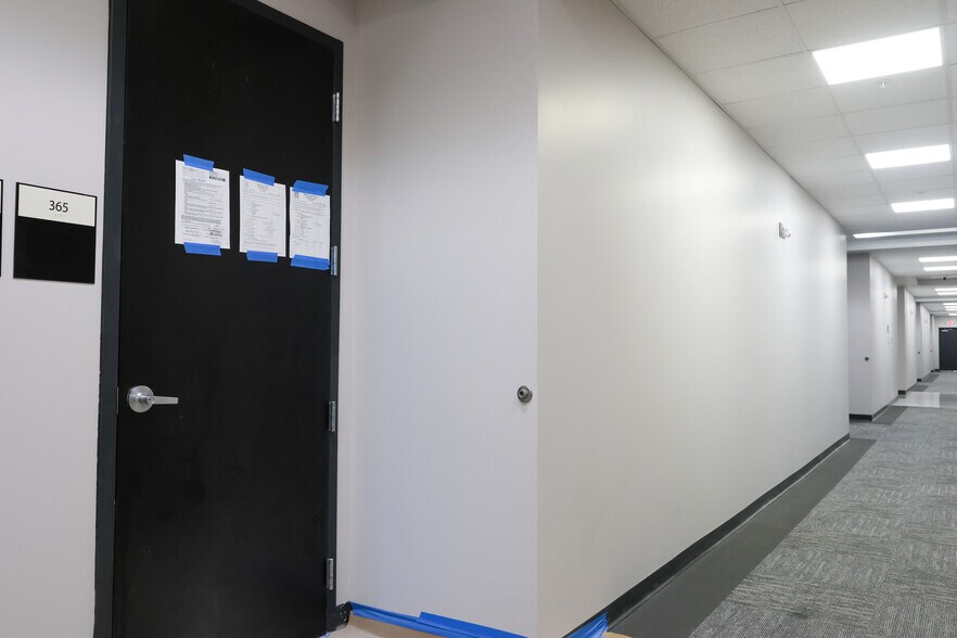 More Photos Of 13564 Village Park Dr, Orlando Office For Sale