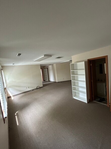 More Photos Of 200 Industrial Pky, Chagrin Falls Medical For Lease