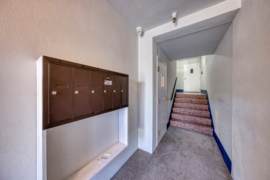 More Photos Of 135 N Willard St, San Francisco Apartments For Sale