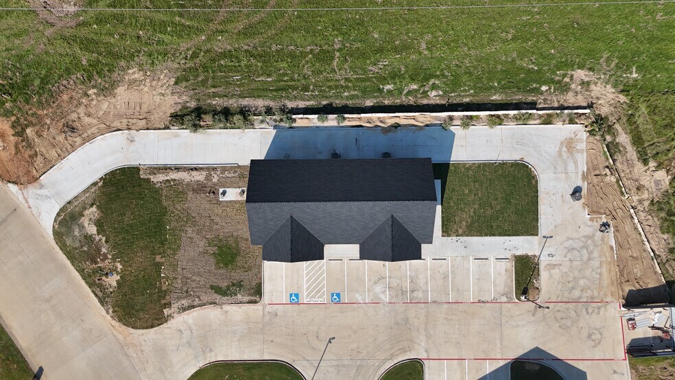 More Photos Of 233-235 Burnett Trail, Canton Storefront Retail Office For Lease