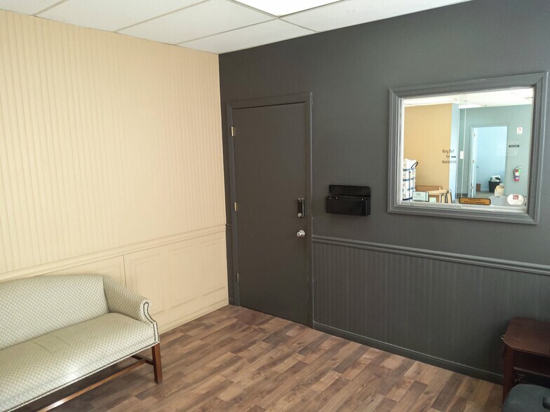 More Photos Of 7 Lake Station Rd, Warwick Manufacturing For Lease