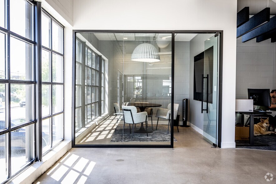 More Photos Of 119-127 Manufacturing St, Dallas Unknown For Lease