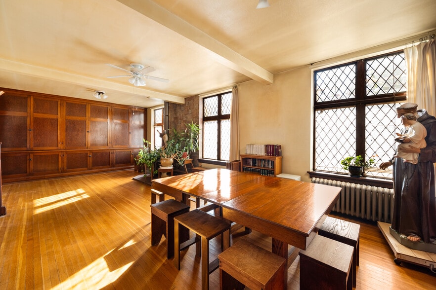 More Photos Of 94 Shoshone st, Buffalo Religious Facility For Sale