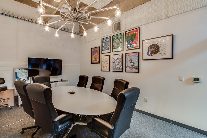 More Photos Of 3000 E Cesar Chavez St, Austin Office For Lease