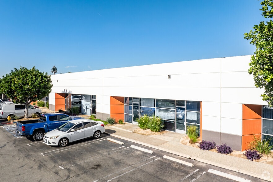 More Photos Of 600 S Grand Ave, Santa Ana Unknown For Lease