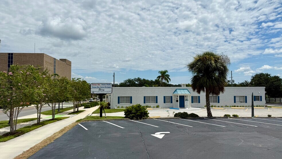 More Photos Of 1275-1279 Cleveland St, Clearwater Medical For Lease