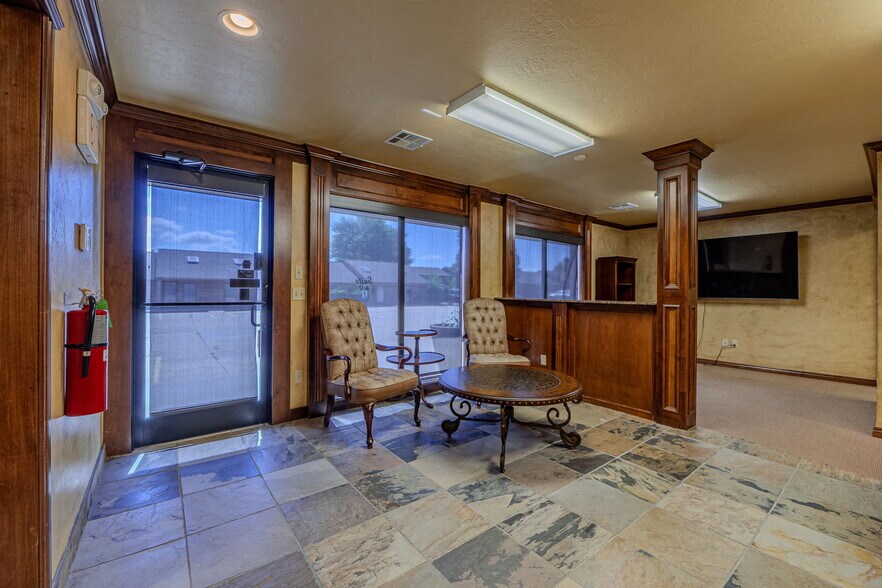 More Photos Of 1530 SW 89th St, Oklahoma City Office For Sale