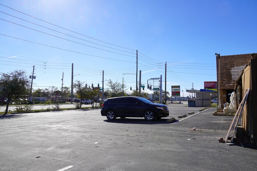 More Photos Of 5800 34th St N, Saint Petersburg Restaurant For Sale