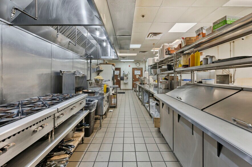 More Photos Of 209 Claire Ave, Oak Grove General Retail For Sale