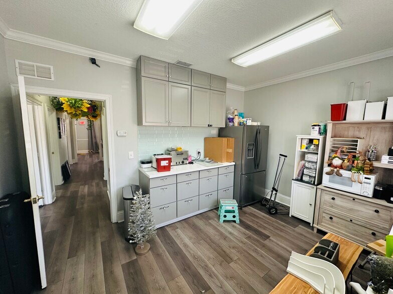 More Photos Of 6817 Southpoint Pky, Jacksonville Medical For Sale