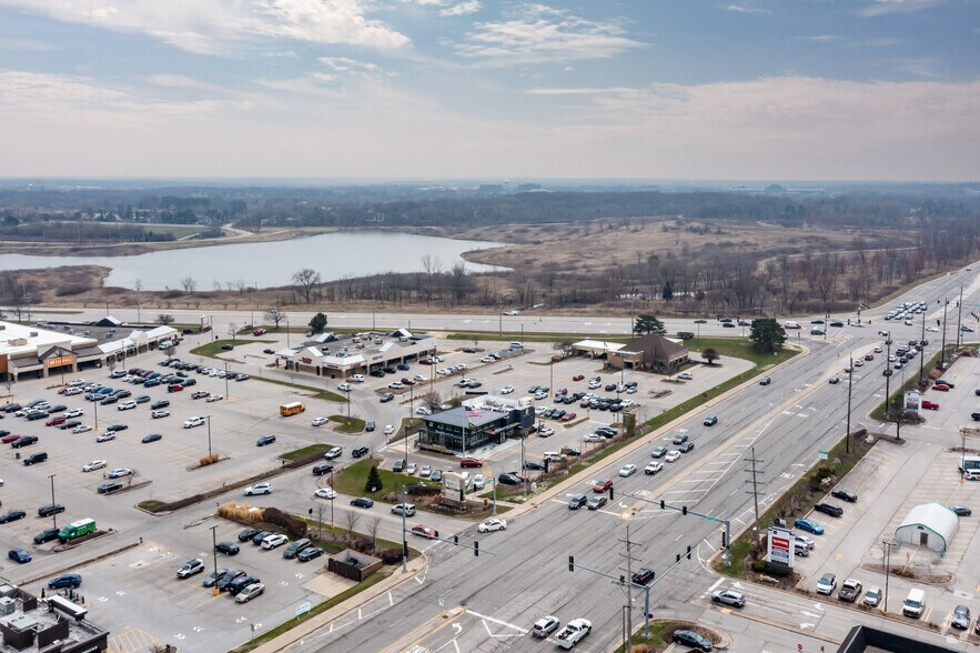 91109 Danada Sq E, Wheaton, IL 60189