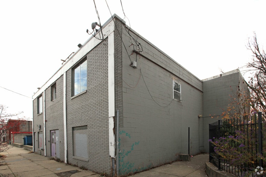 More Photos Of 822 E Market St, Louisville Office For Lease