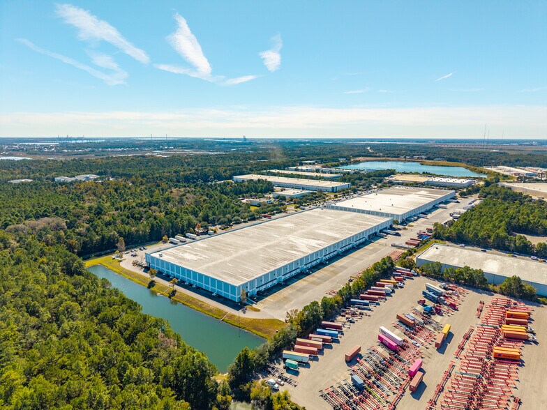 More Photos Of 1980 Technology Dr, Charleston Distribution For Lease