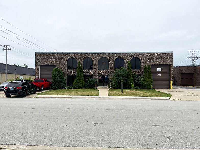Primary Photo Of 685 Lunt Ave, Elk Grove Village Warehouse For Lease