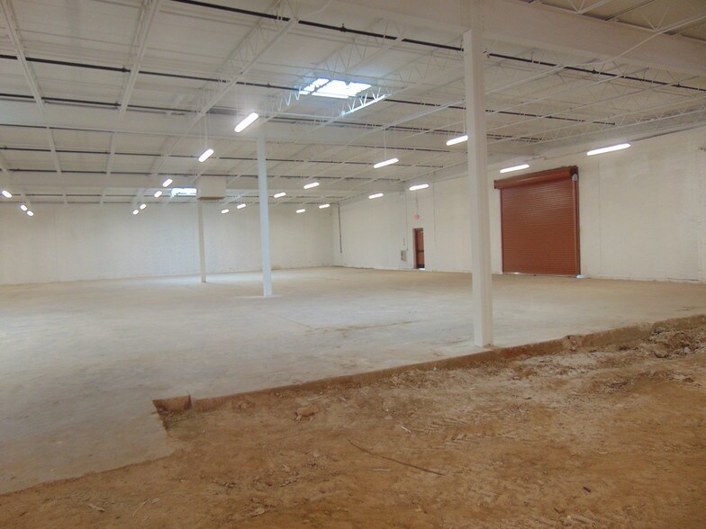 More Photos Of 1401 E Van Buren St, Phoenix Warehouse For Lease