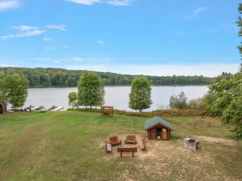More Photos Of 3943 N Skookum Rd, Luther Hotel For Sale