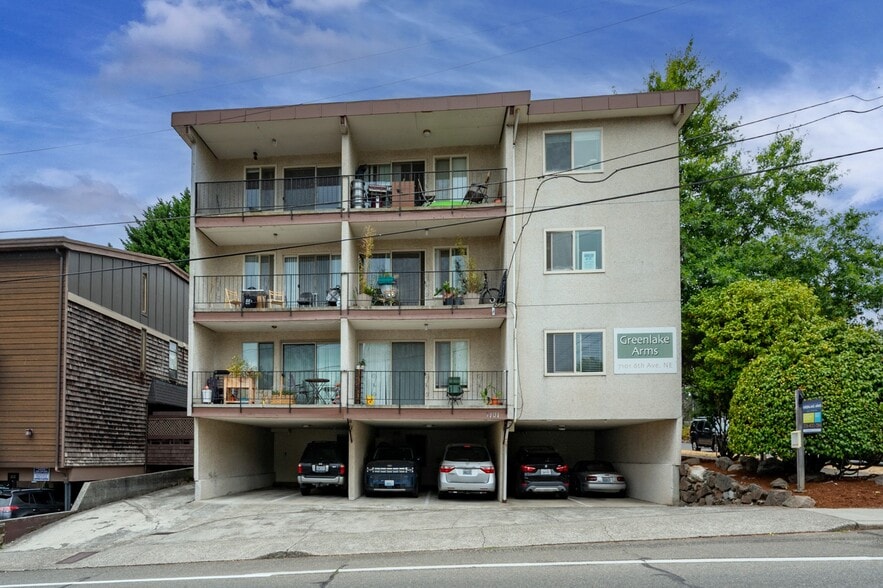 More Photos Of 7101 6th Ave NE, Seattle Apartments For Sale