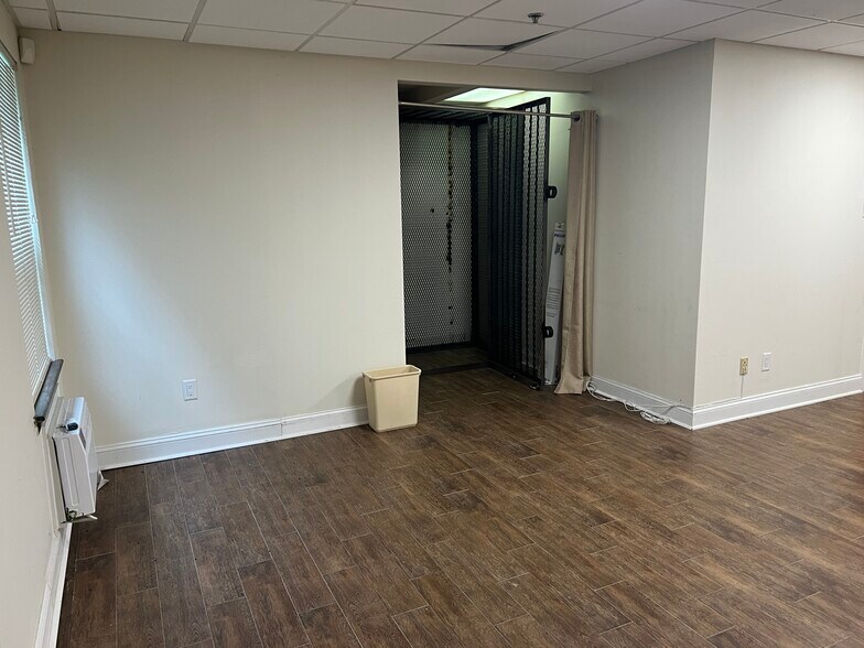 More Photos Of 618 S Broad St, Lansdale Office For Lease