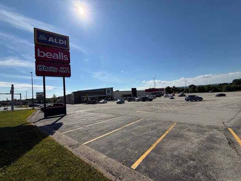 More Photos Of 100 Cross Roads Plz, Mount Pleasant Freestanding For Lease