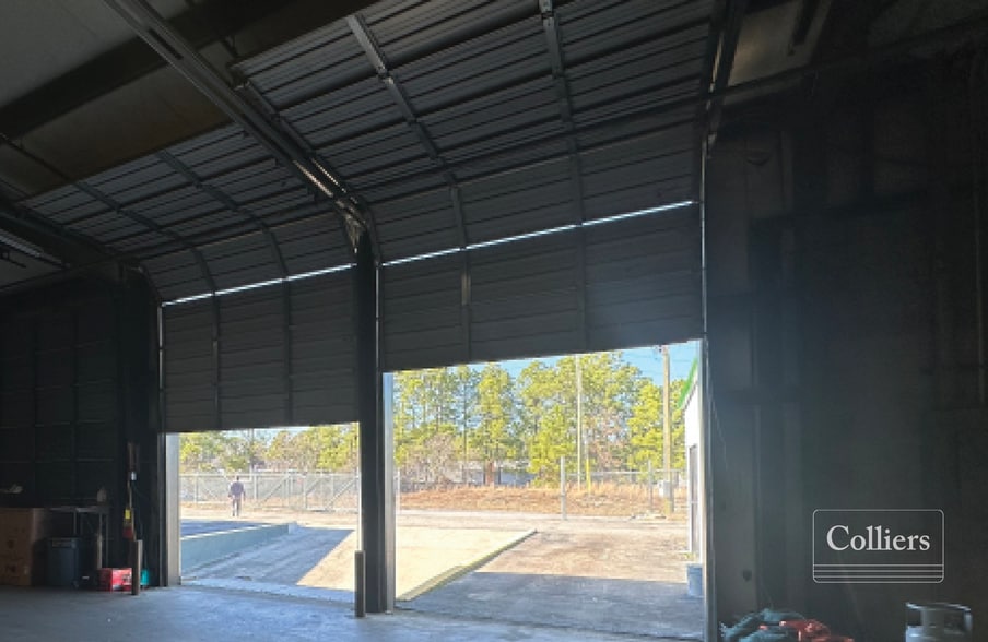 More Photos Of 408 N Springs Rd, Columbia Warehouse For Lease