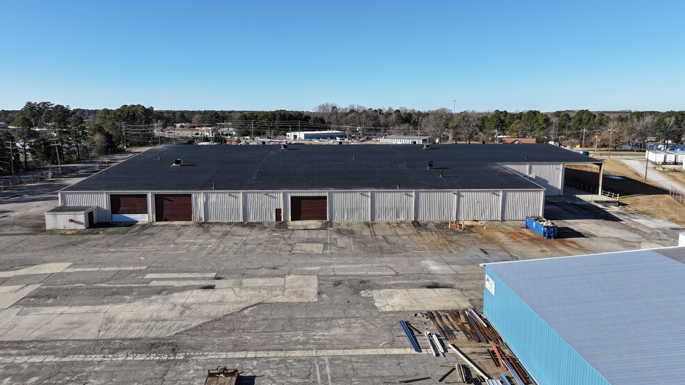 More Photos Of 2509 Cox Mill Rd, Sanford Manufacturing For Lease