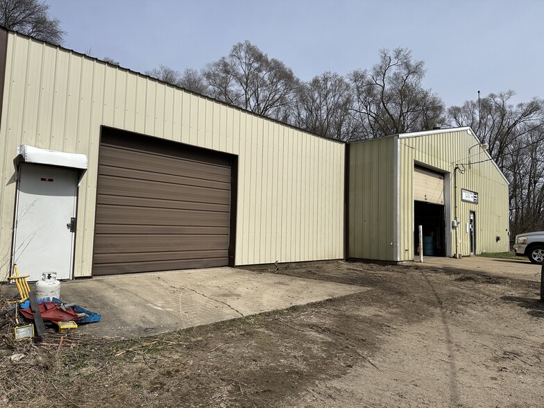 Primary Photo Of 13585 Jefferson Blvd, Mishawaka Auto Repair For Sale