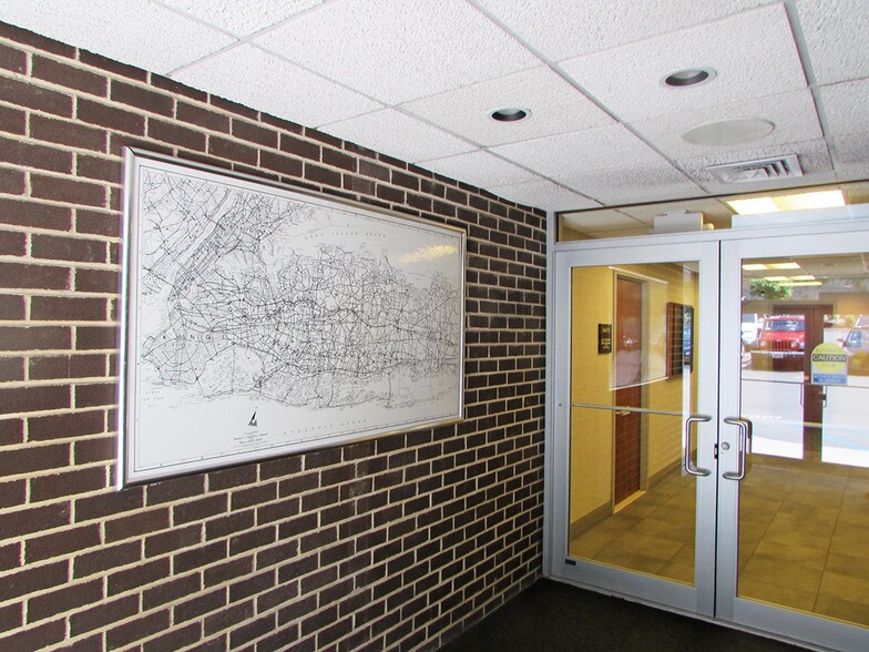 More Photos Of 755 New York Ave, Huntington Medical For Lease