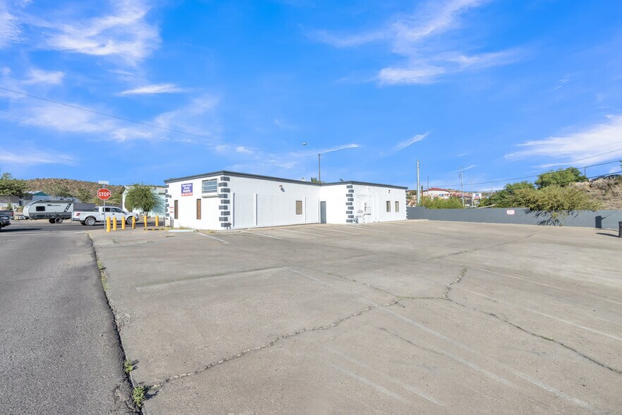 More Photos Of 1600 E Ash St, Globe Medical For Lease