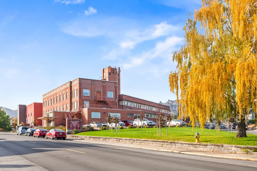 Primary Photo Of 300 Okanogan Ave, Wenatchee Apartments For Sale