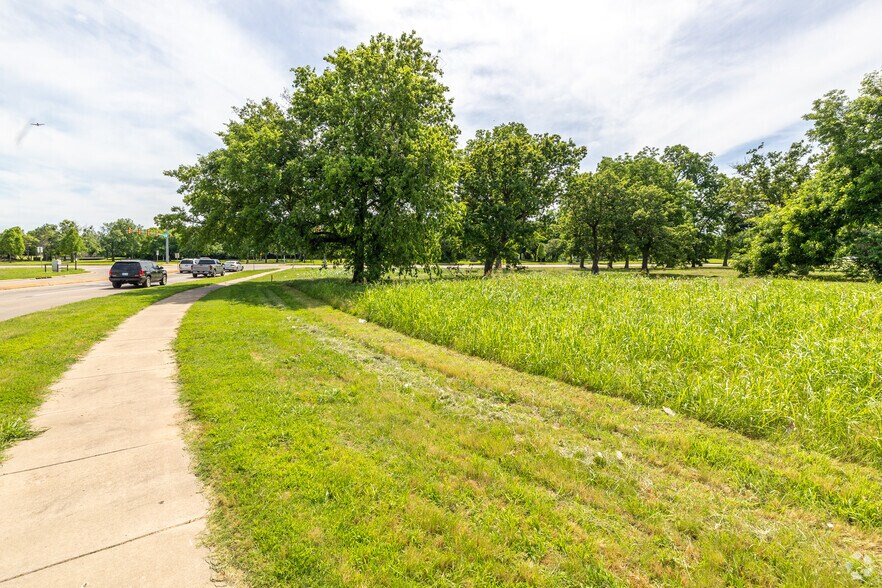 More Photos Of 7000 S Riverside Dr, Tulsa Land For Sale