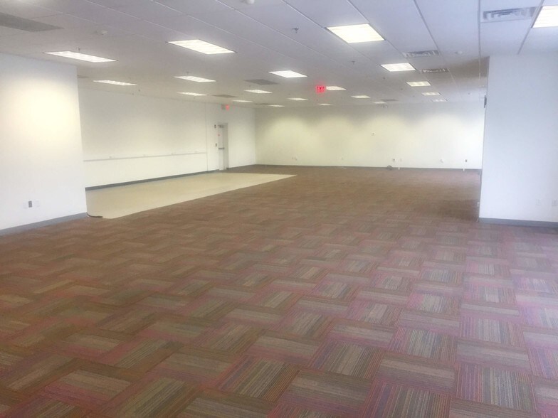 More Photos Of 57 Loring Ave, Salem Storefront Retail Office For Lease