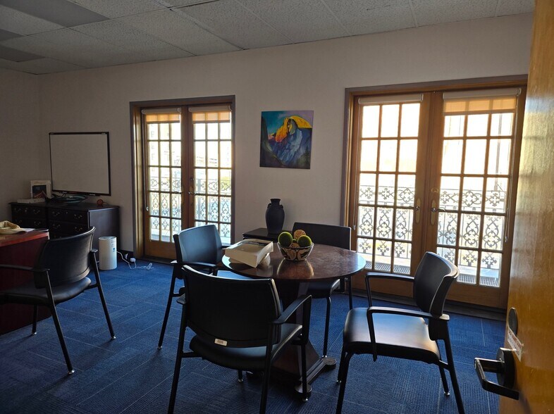 More Photos Of 906-910 Van Ness Ave, Fresno Office For Sale