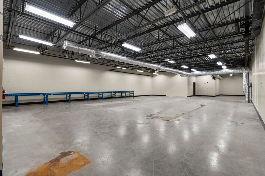 More Photos Of 1083 Boston Post Rd, Milford Drugstore For Lease