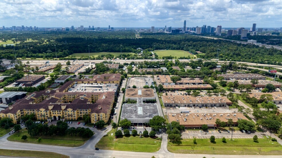 More Photos Of 7155 Old Katy Rd, Houston Office For Lease