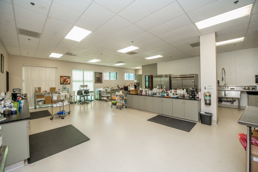 More Photos Of 537 Queensland Cir, Corona Loft Creative Space For Lease