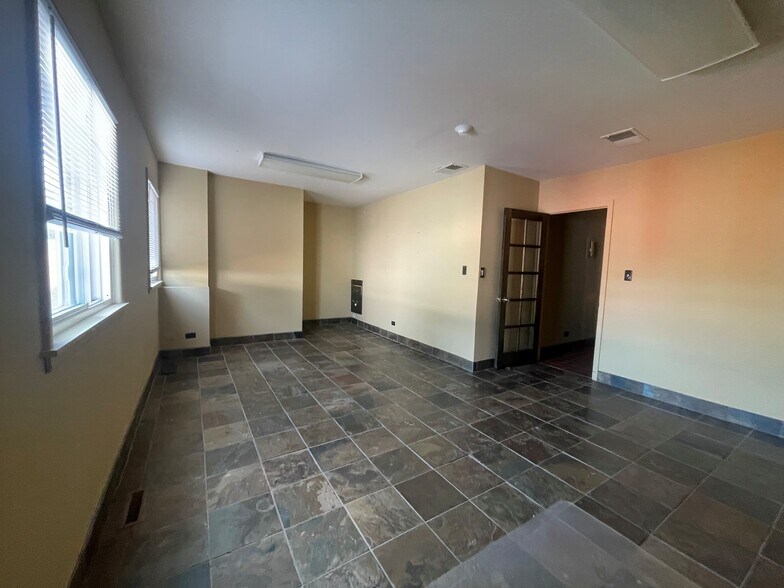 More Photos Of 580 Roger Williams Ave, Highland Park Medical For Sale