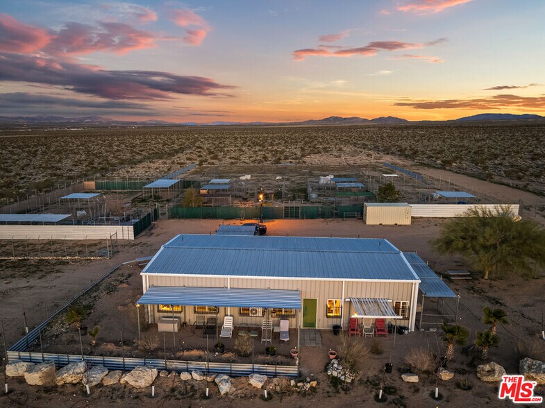More Photos Of 9025 Camp Rock Rd, Lucerne Valley Veterinarian Kennel For Sale