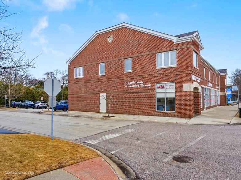 More Photos Of 1300-1308 Waukegan Rd, Glenview Loft Creative Space For Lease