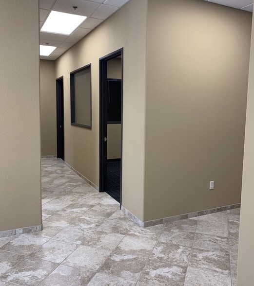 More Photos Of 2650 E Mohawk Ln, Phoenix Warehouse For Sale