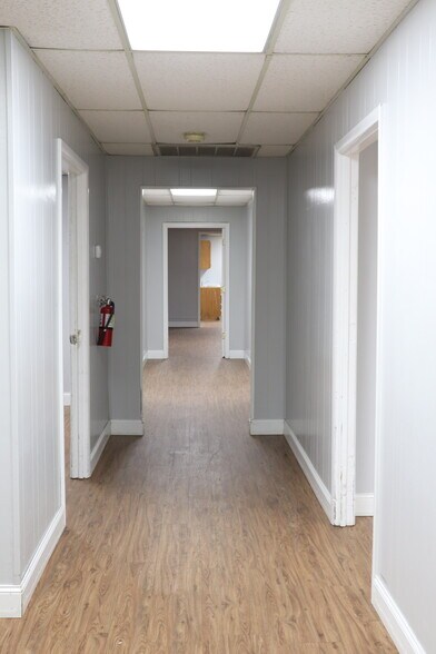 More Photos Of 400 Chestnut St NW, Hartselle Office For Sale