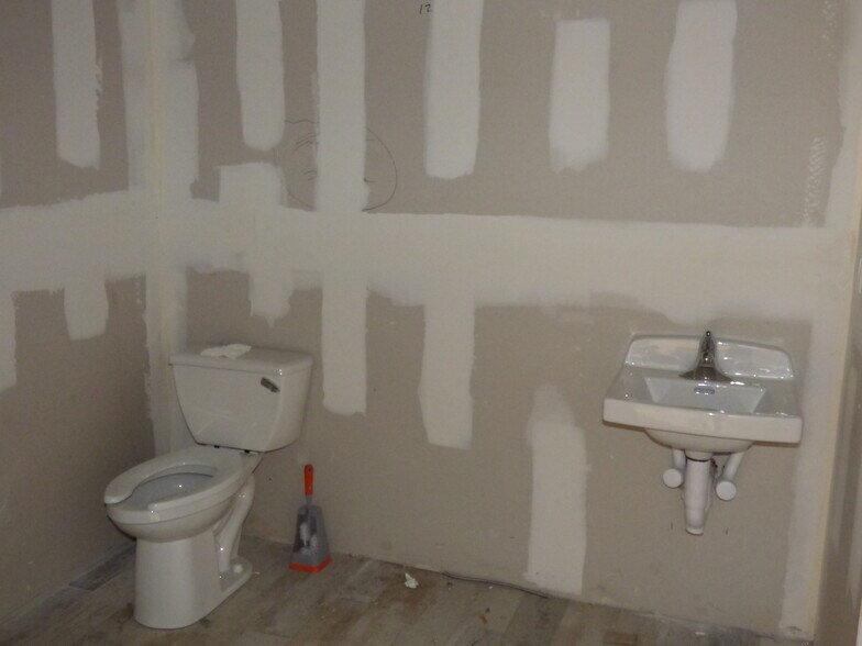 More Photos Of 1346 Main Ave, Clifton Medical For Lease